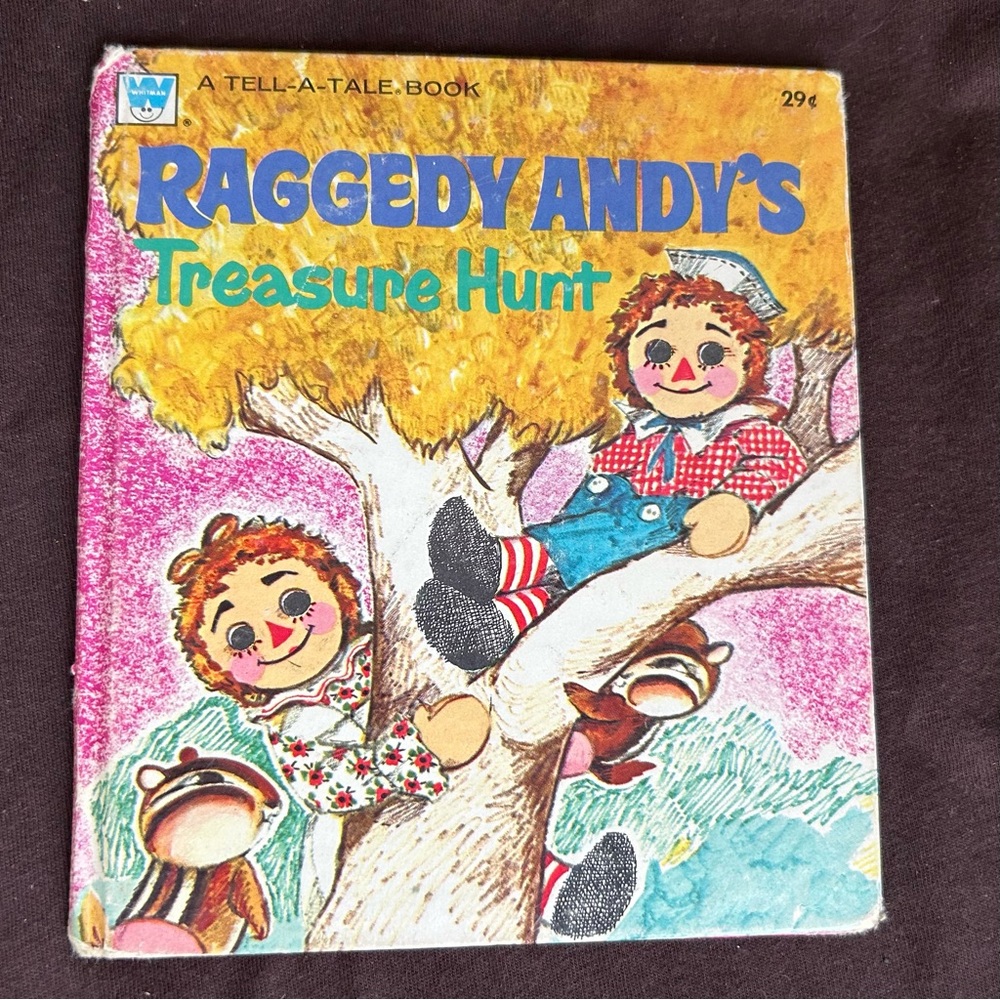 Raggedy Andy's Treasure Hunt Book